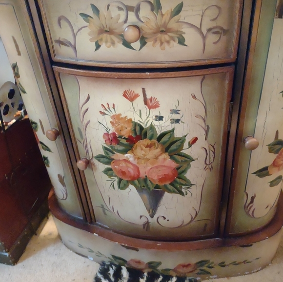 Vintage flower desk